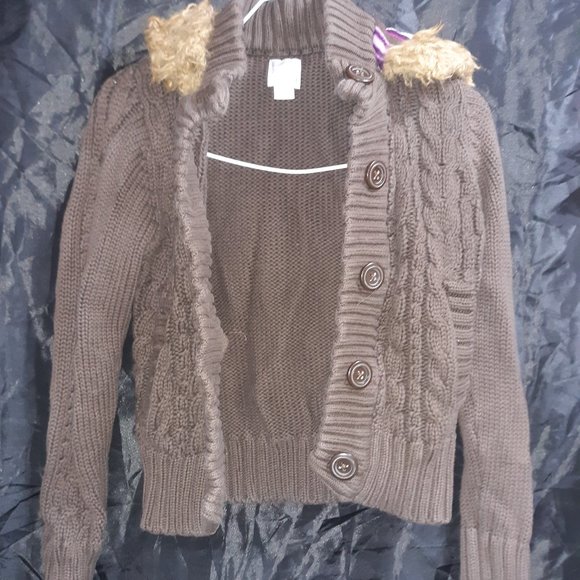 ((Listing#155)) Old Navy Sweater - Picture 1 of 7